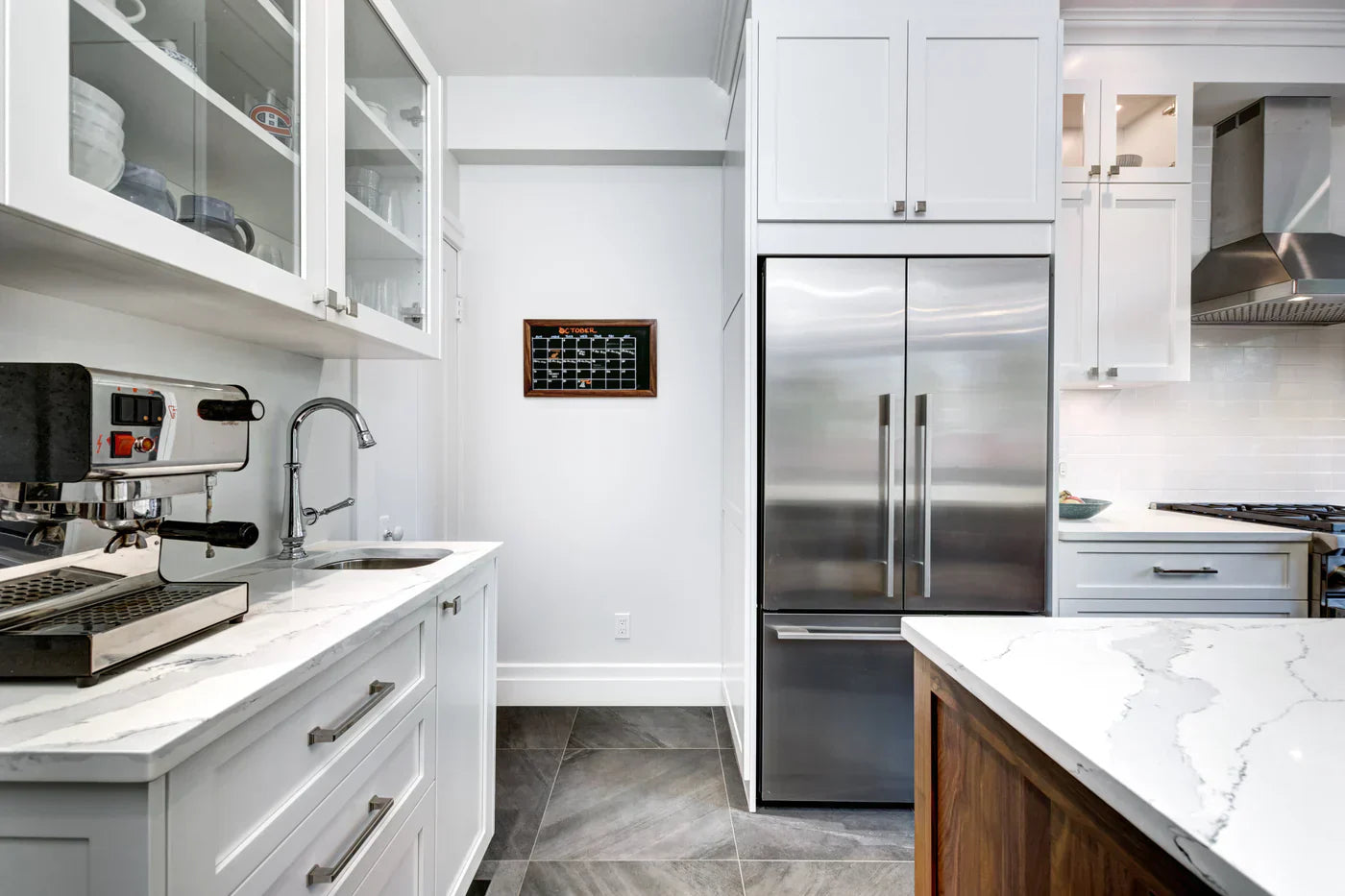 Counter Depth vs Standard Depth Refrigerators: Which is Right for Your Kitchen?