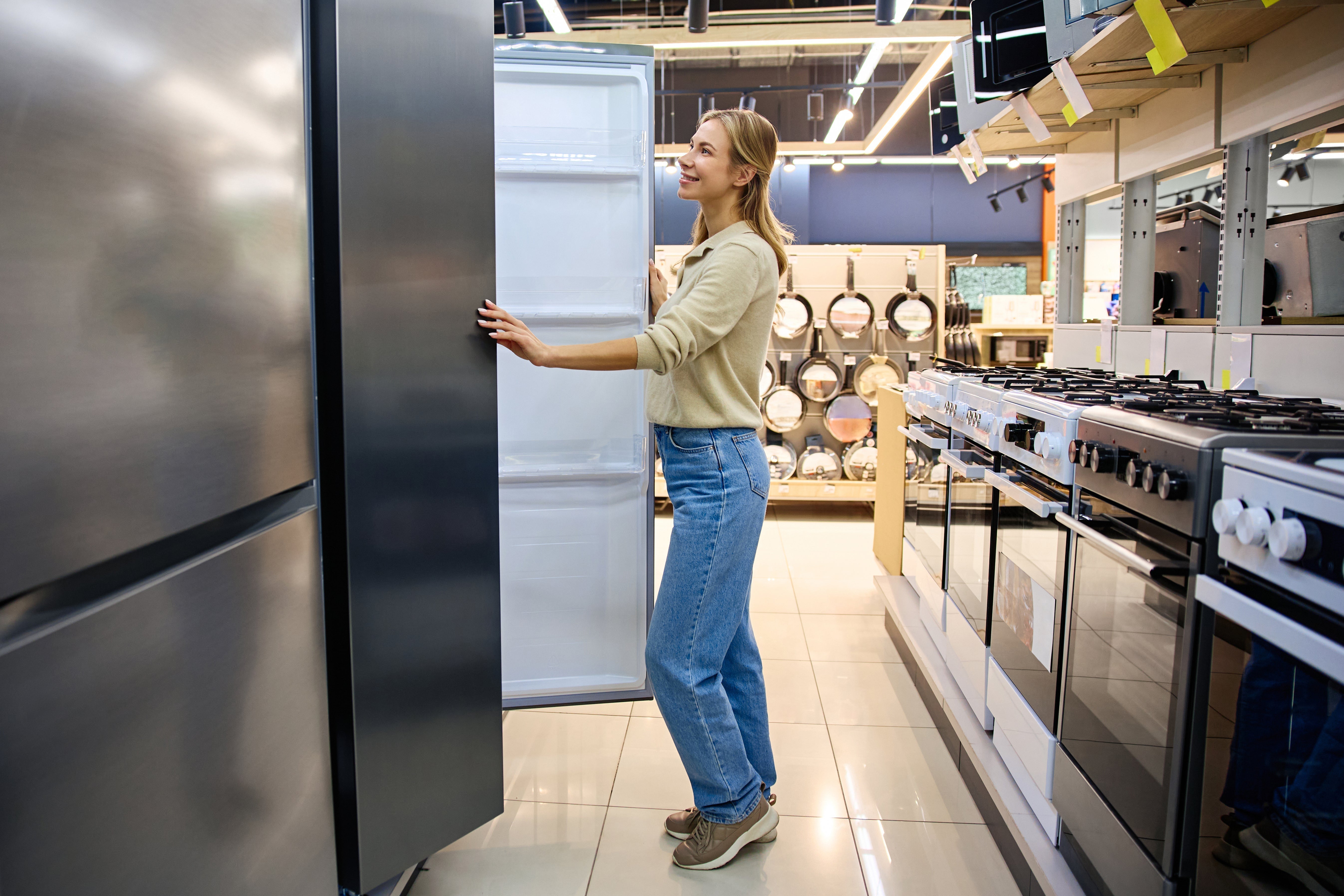 When Is the Best Time to Buy Kitchen Appliances? (4 Tips)
