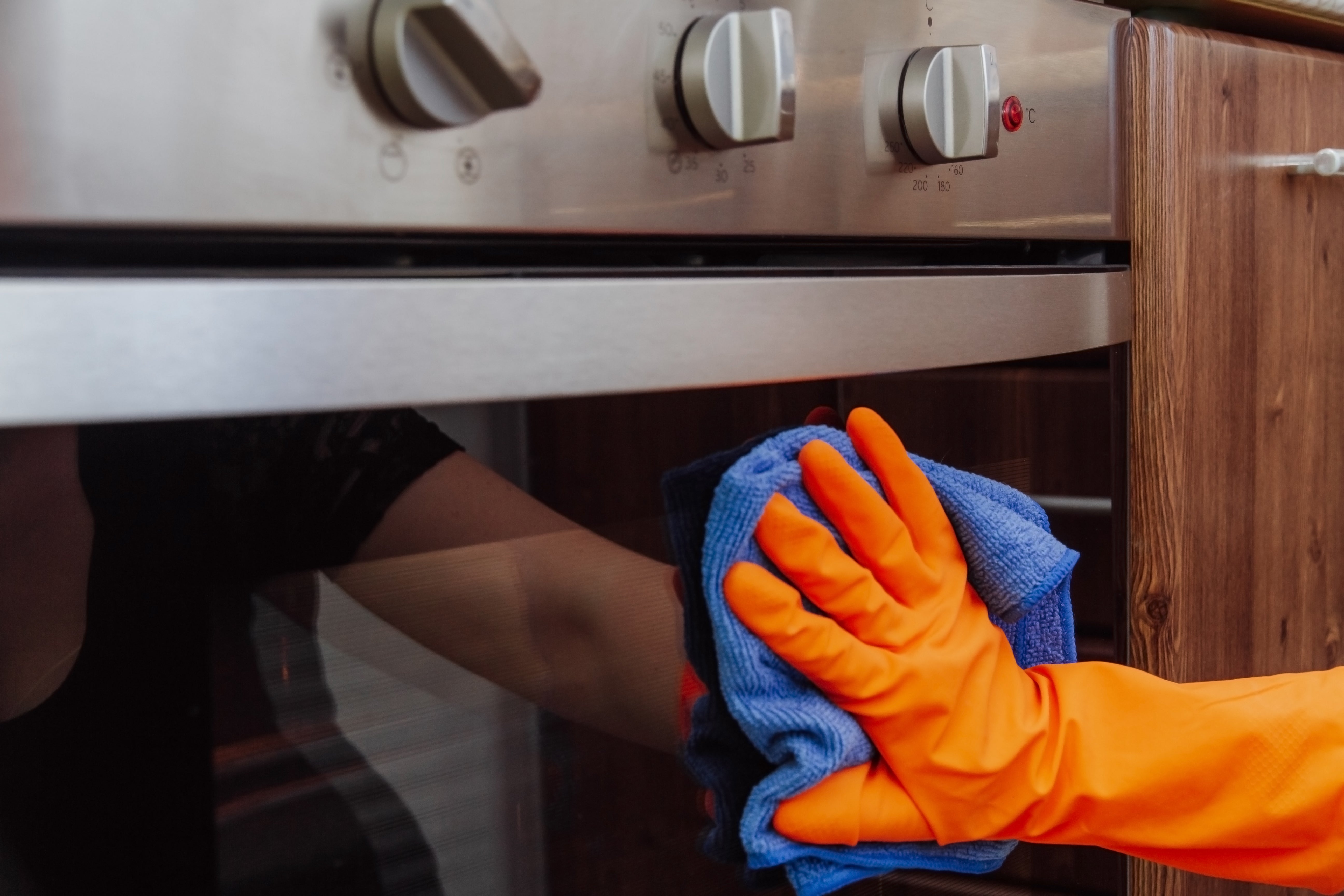How to Clean Stainless Steel Kitchen Appliances